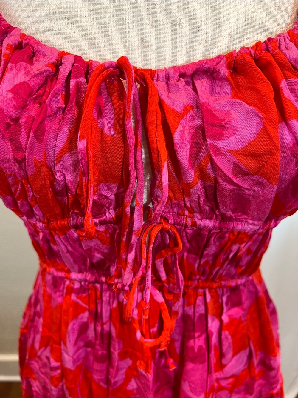 Olivaceous Red & Fuchsia Floral Mini Dress. Size M. NWT. - Picture 4 of 8